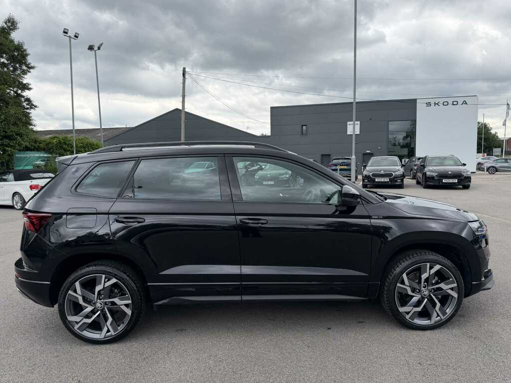 Skoda Karoq 1.5 Tsi Sportline Dsg Black #4
