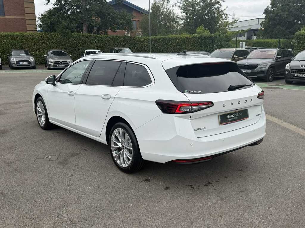 Skoda Superb 1.5 Tsi E-tec Se L Dsg White #3