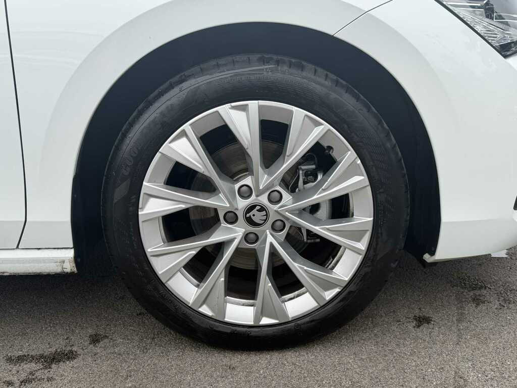 Skoda Superb 1.5 Tsi E-tec Se L Dsg White #5