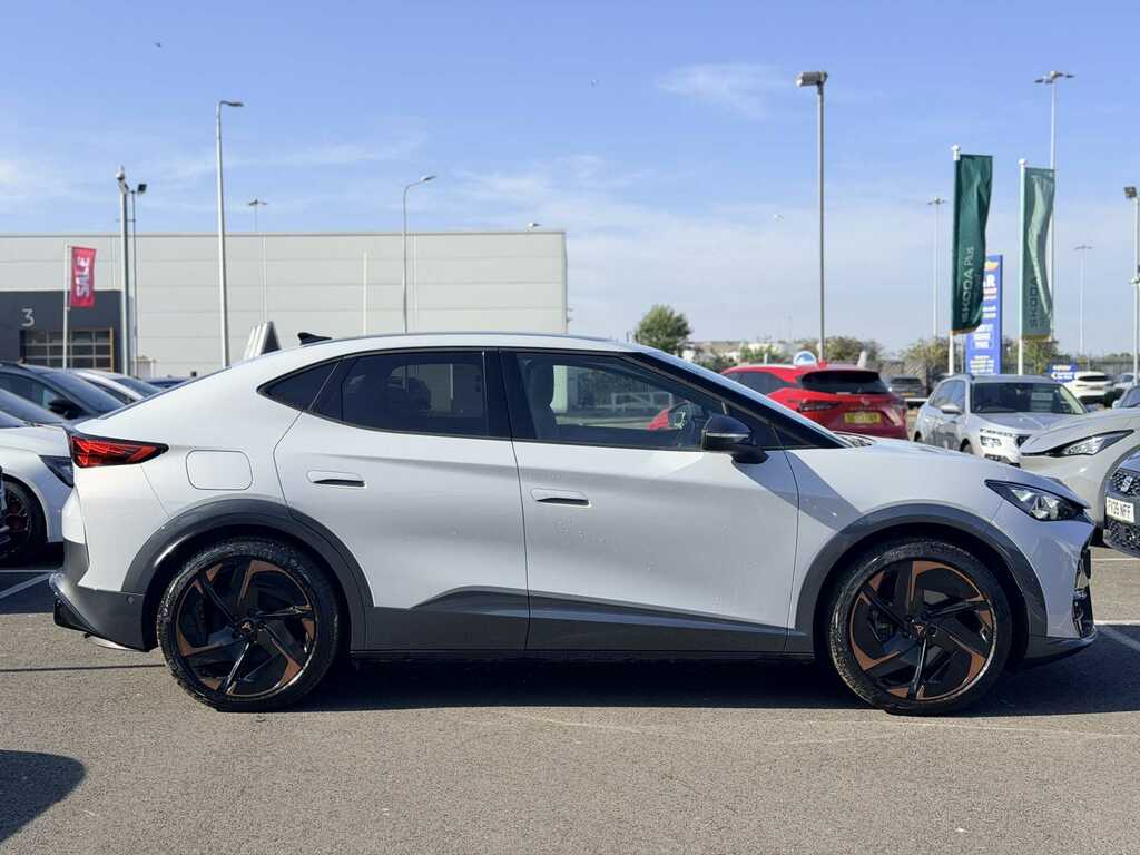 Cupra Tavascan 210Kw V2 77Kwh White #4
