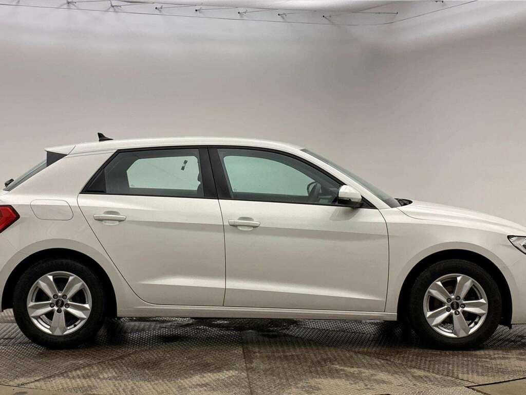 Audi A1 Black Edition 30 Tfsi 110 Ps 6-Speed Red #2