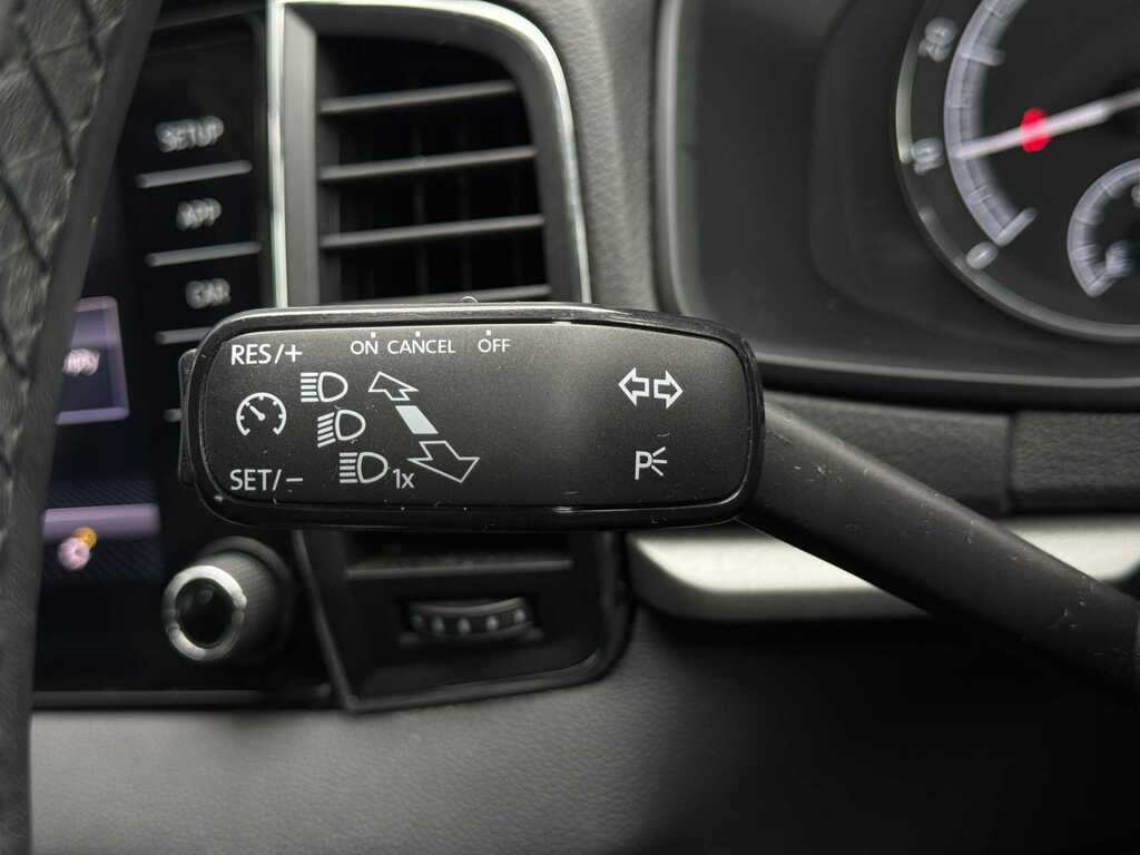 Skoda Karoq Se Silver #27