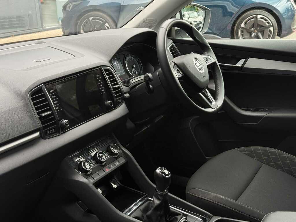 Skoda Karoq 1.0 Tsi Se White #6