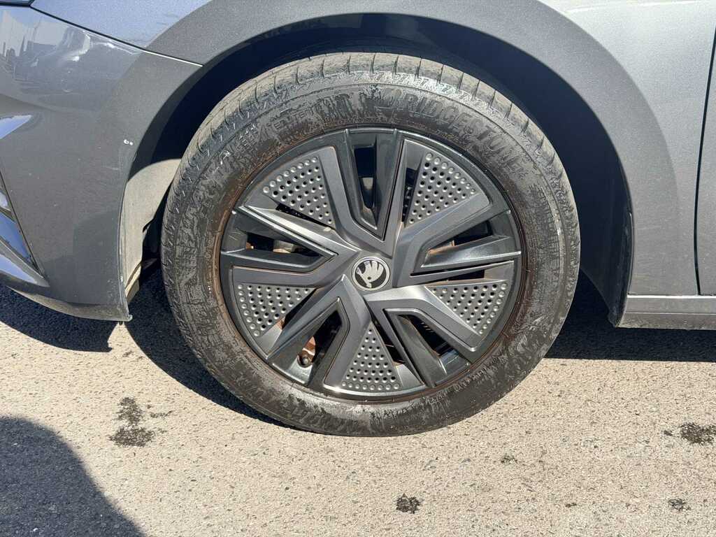 Skoda Fabia 1.0 Tsi Colour Edition Grey #5