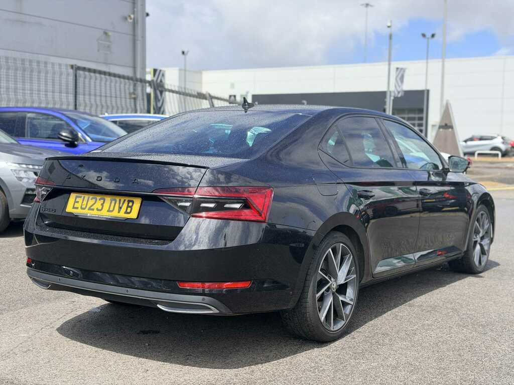 Skoda Superb 2.0 Tdi Cr Sport Line Plus Dsg Black #4