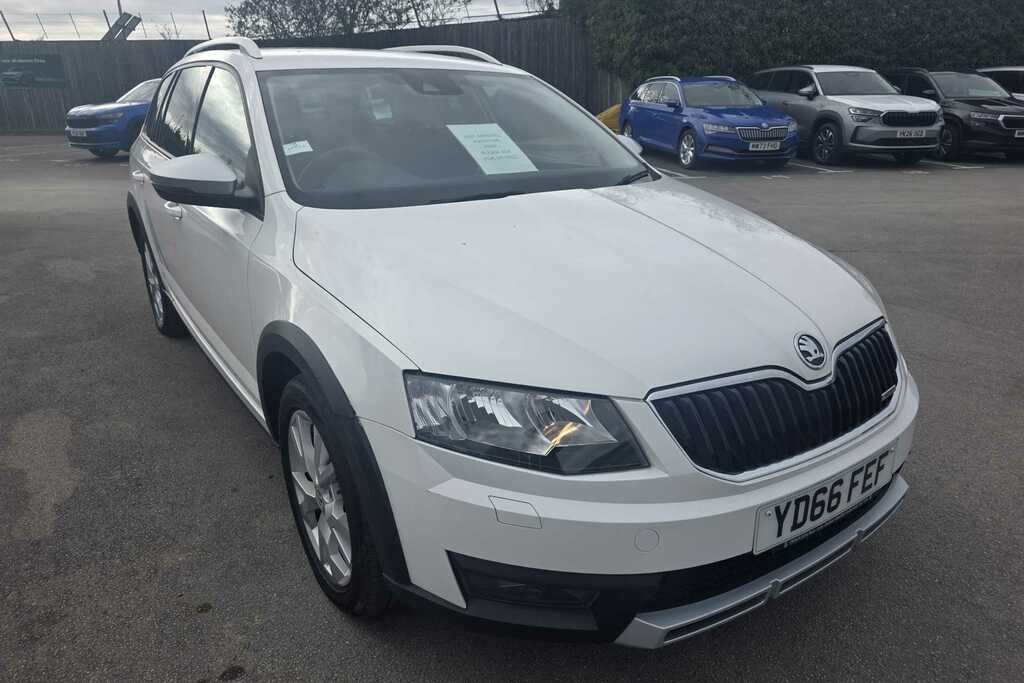 Skoda Octavia 2.0 Tdi Cr Vrs Red #8