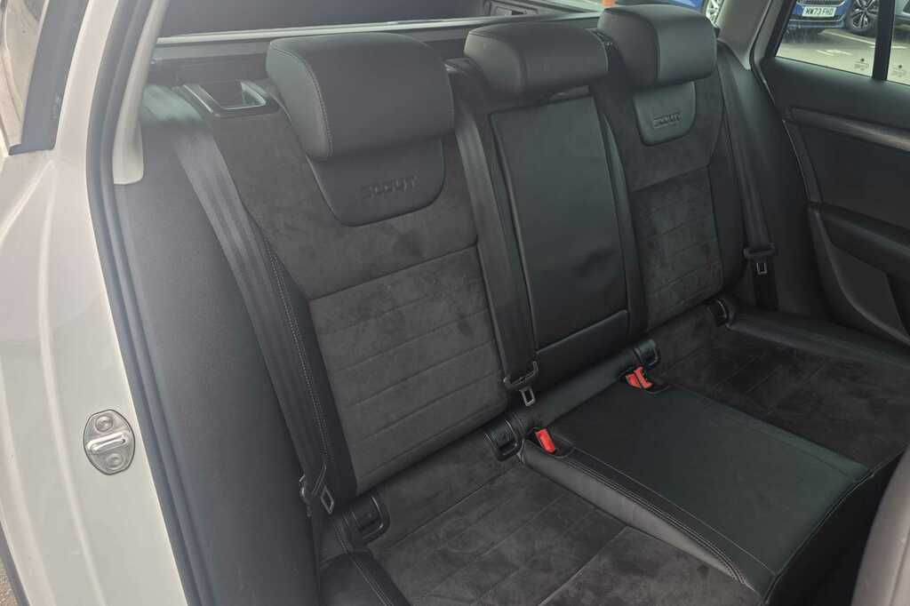 Skoda Octavia 2.0 Tdi Cr Vrs Red #18