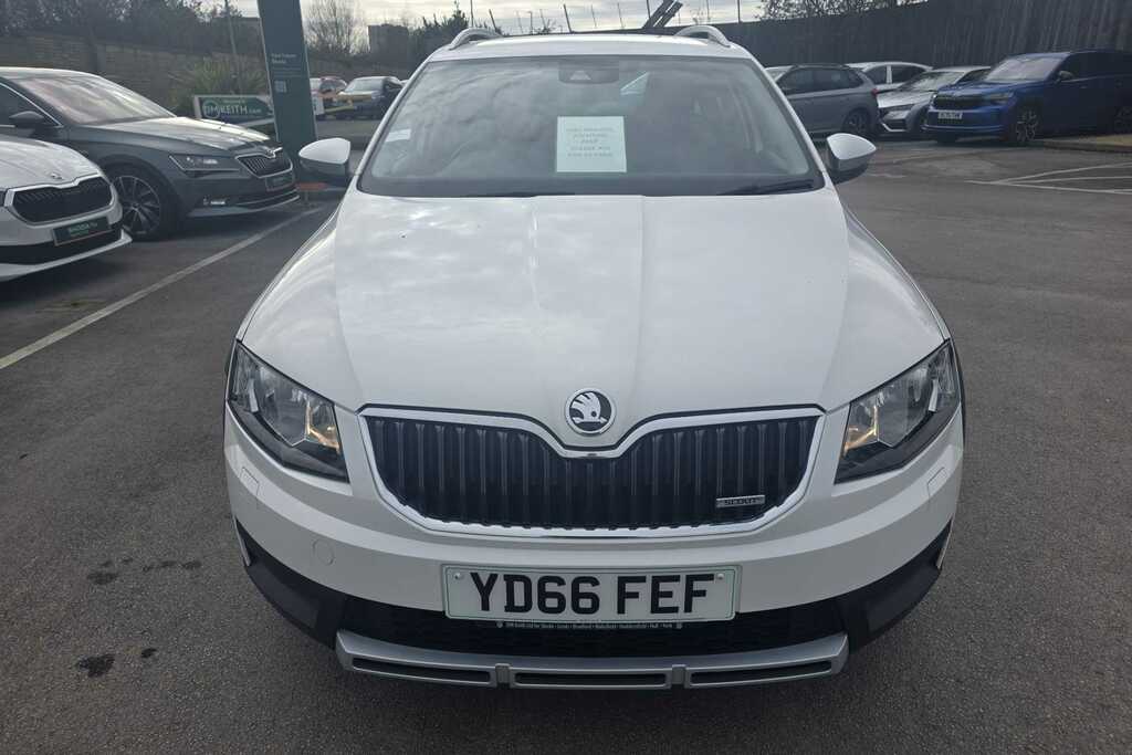 Skoda Octavia 2.0 Tdi Cr Vrs Red #7