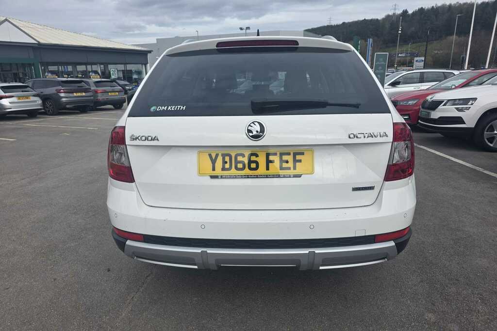 Skoda Octavia 2.0 Tdi Cr Vrs Red #10
