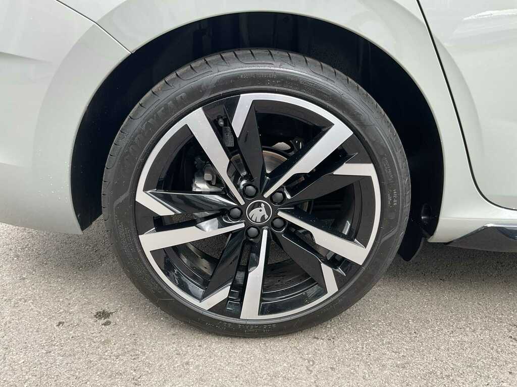 Skoda Scala 1.0 Tsi 116 Monte Carlo Edition Grey #4