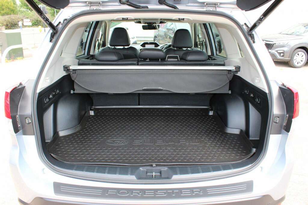 Subaru Forester 2.0I E-boxer Xe Premium Lineartronic Black #15