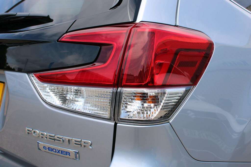 Subaru Forester 2.0I E-boxer Xe Premium Lineartronic Black #11