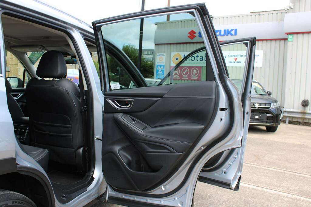 Subaru Forester 2.0I E-boxer Xe Premium Lineartronic Black #19