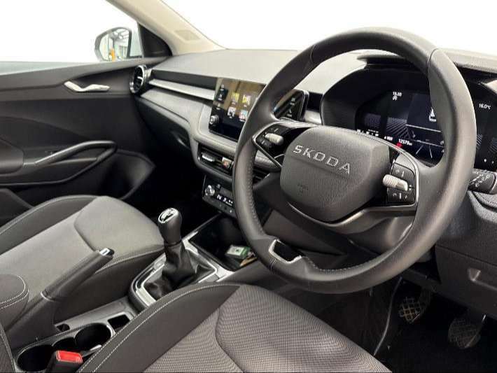 Skoda Fabia 1.0 Tsi Se Edition White #6