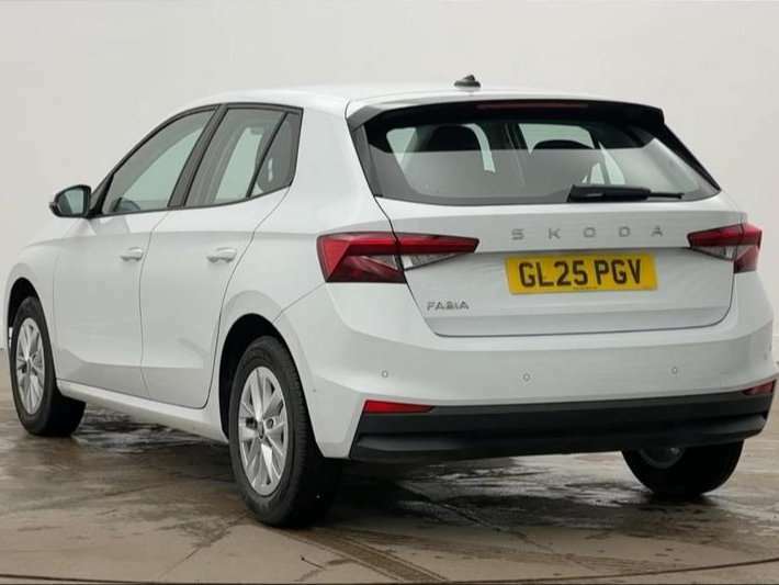 Skoda Fabia 1.0 Tsi Se Edition White #3