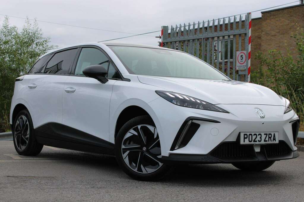 MG MG4 64Kwh Trophy Long Range Hatchback Aut White #2