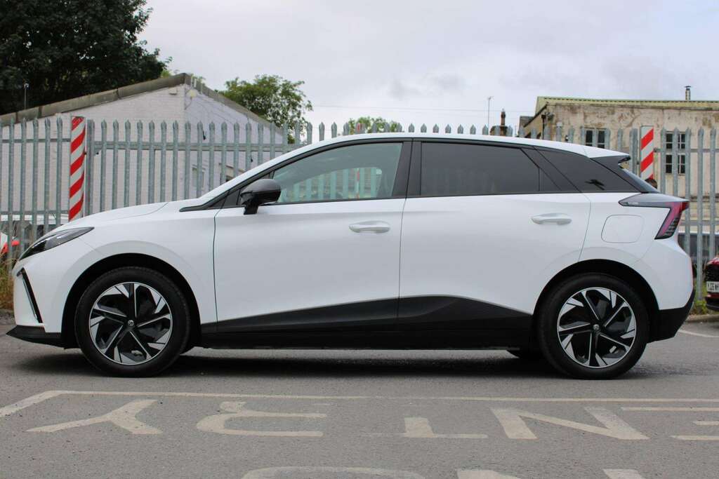 MG MG4 64Kwh Trophy Long Range Hatchback Aut White #5
