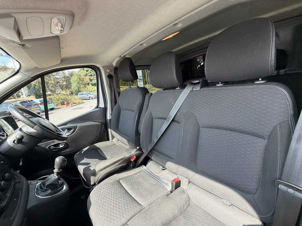 Vauxhall Vivaro Combi Van 1.6 Cdti 2900 Crew Van Euro 6 Ss Silver #7