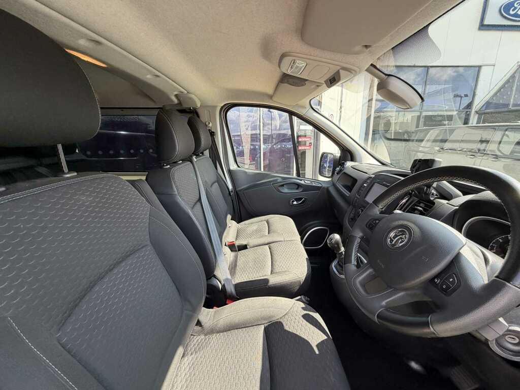 Vauxhall Vivaro Combi Van 1.6 Cdti 2900 Crew Van Euro 6 Ss Silver #17