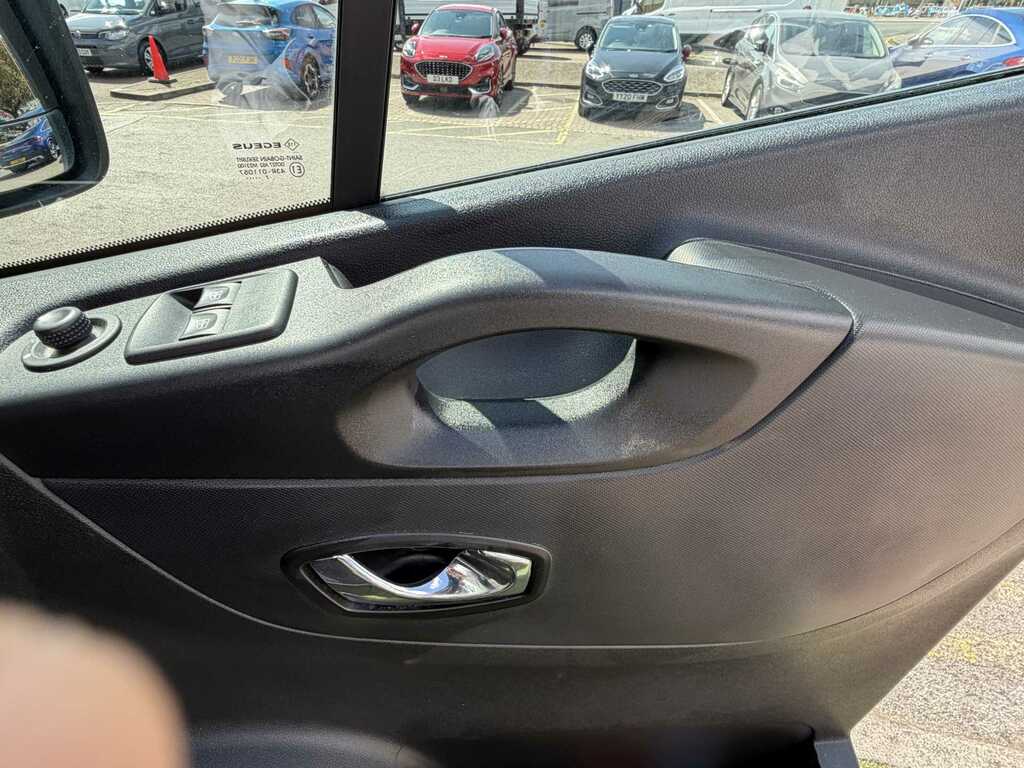 Vauxhall Vivaro Combi Van 1.6 Cdti 2900 Crew Van Euro 6 Ss Silver #38