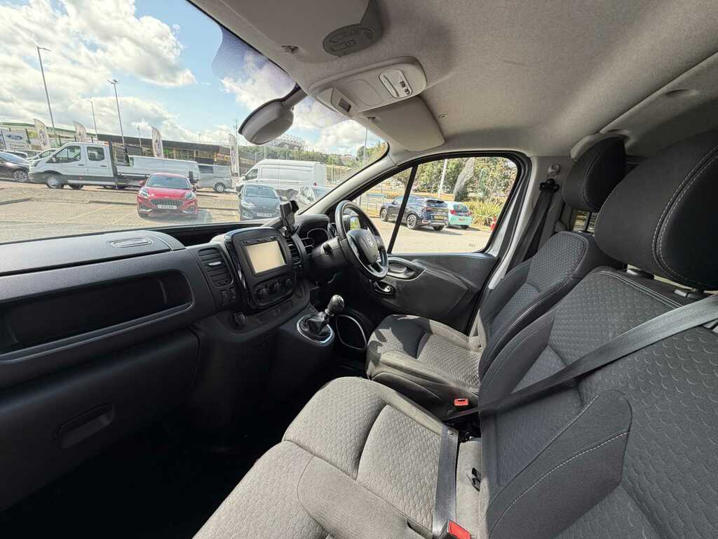 Vauxhall Vivaro Combi Van 1.6 Cdti 2900 Crew Van Euro 6 Ss Silver #8