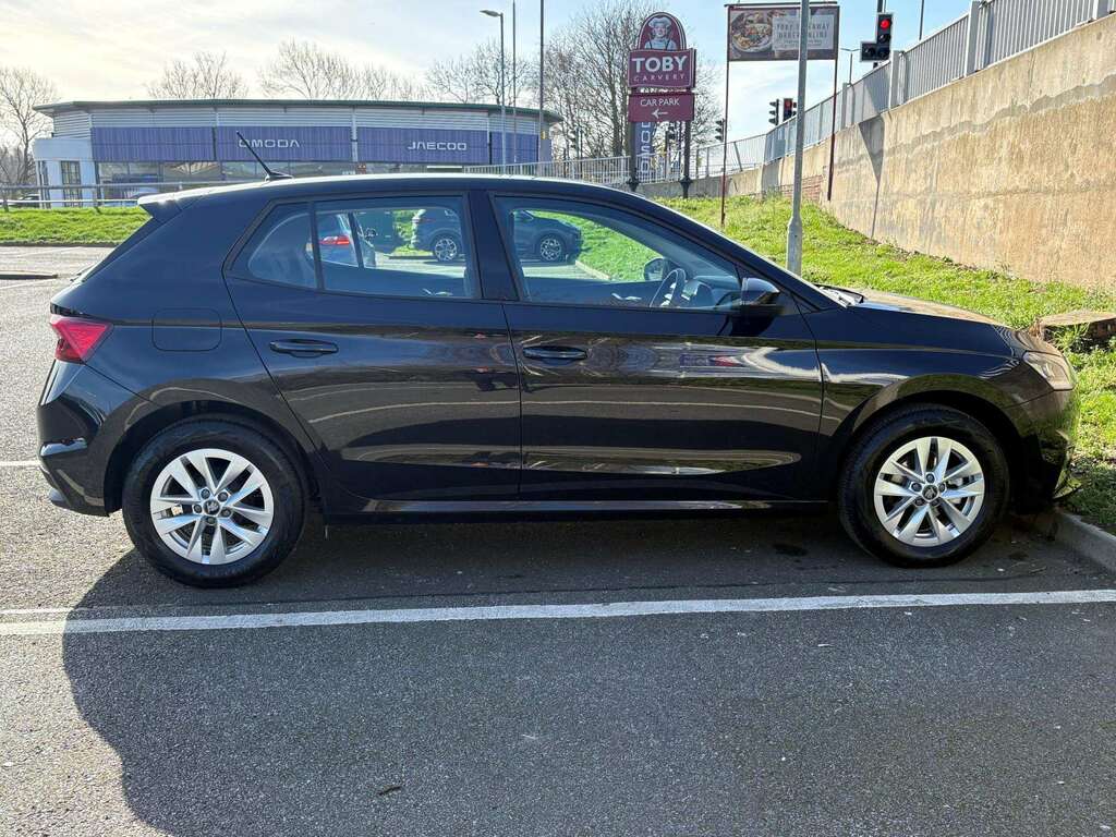 Skoda Fabia 1.0 Mpi 80 Se Edition Black #5