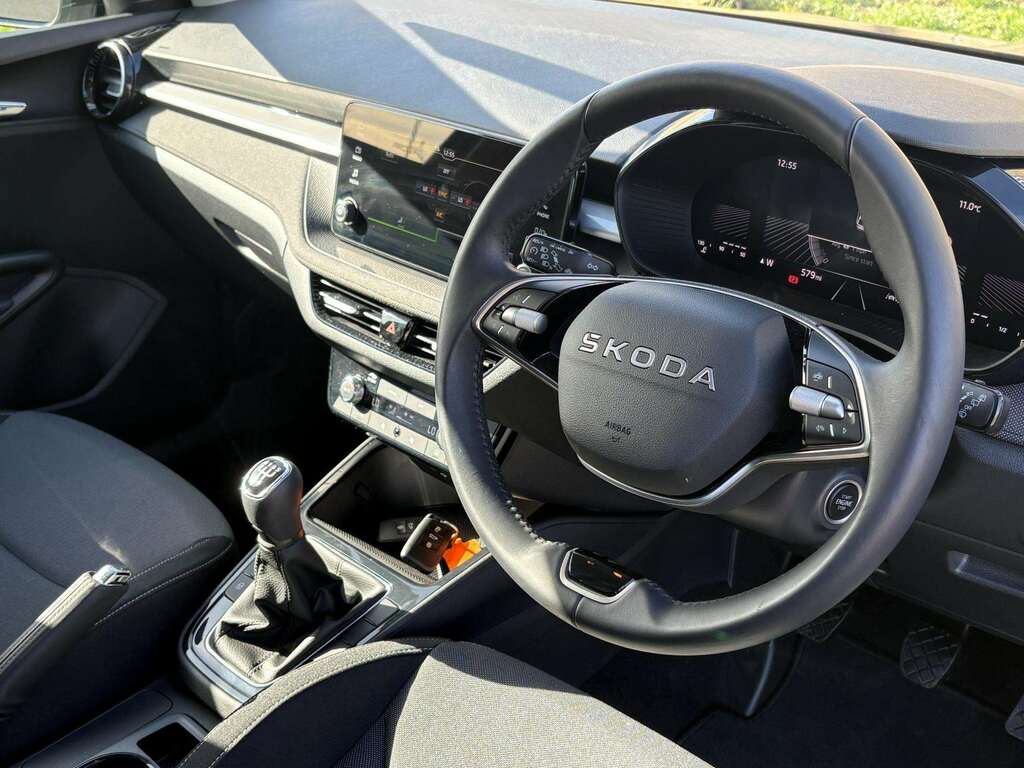 Skoda Fabia 1.0 Mpi 80 Se Edition Black #2