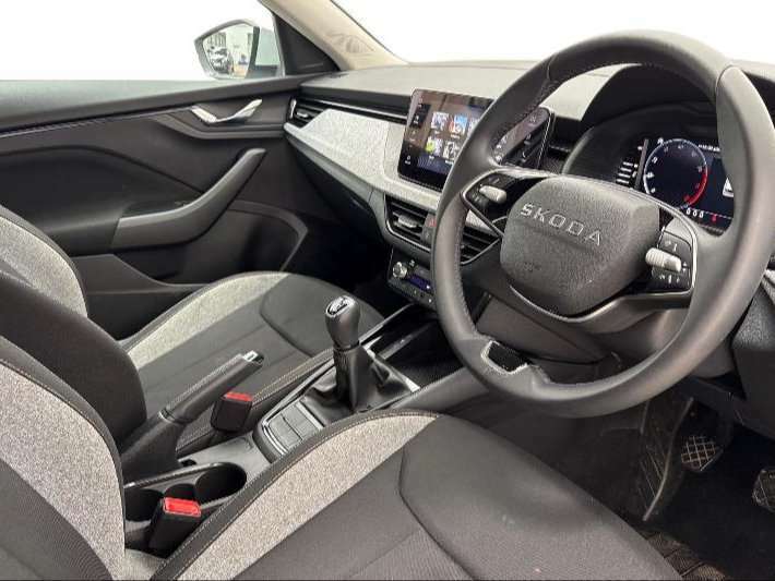 Skoda Kamiq 1.0 Tsi Se Edition White #6