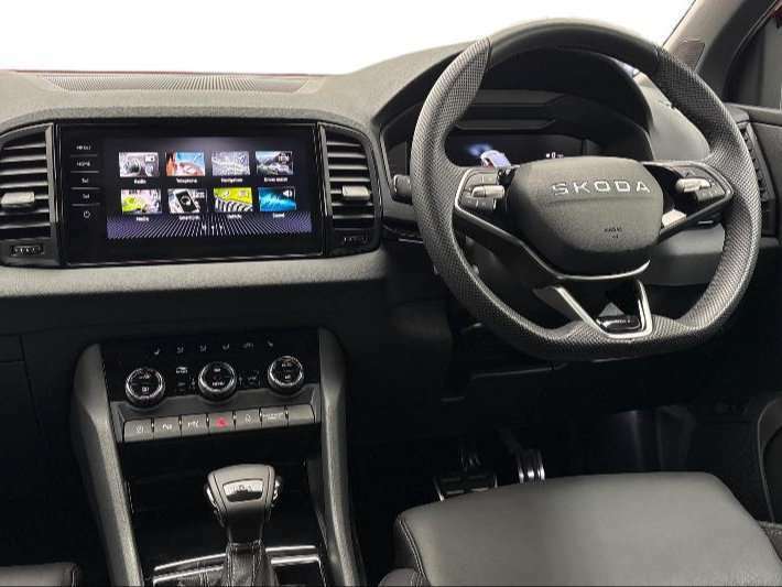 Skoda Karoq 1.5 Tsi Sportline Edition Dsg Red #2