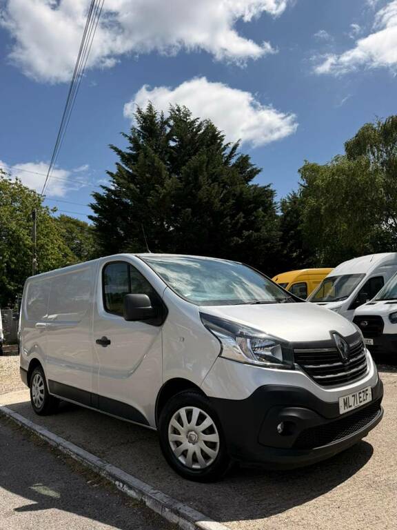 Renault Trafic 2L Business White #9