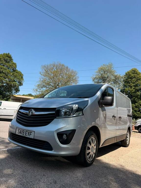 Vauxhall Vivaro Cdti 2700 Silver #2
