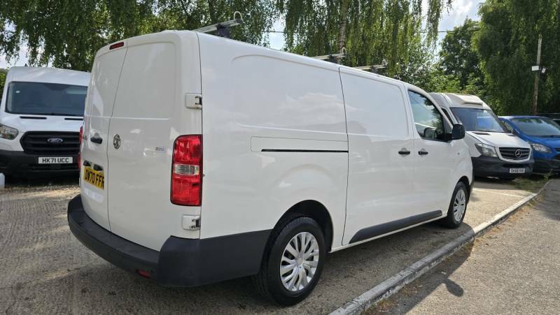 Vauxhall Vivaro 2900 1.5D 100Ps Dynamic H1 Van White #10