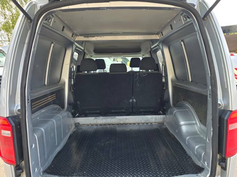 Volkswagen Caddy Maxi C20 2.0 Tdi Dsg Highline Ac  #17