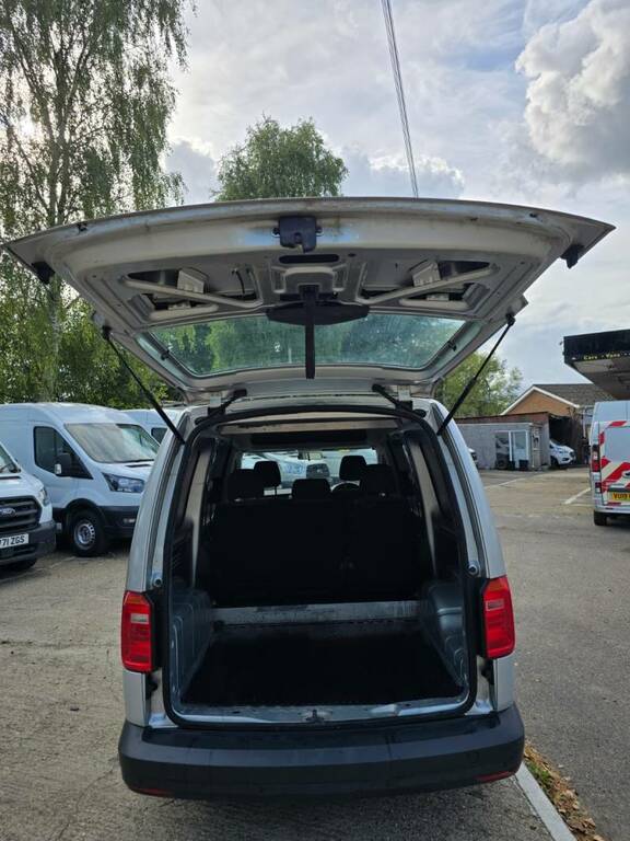 Volkswagen Caddy Maxi C20 2.0 Tdi Dsg Highline Ac  #14