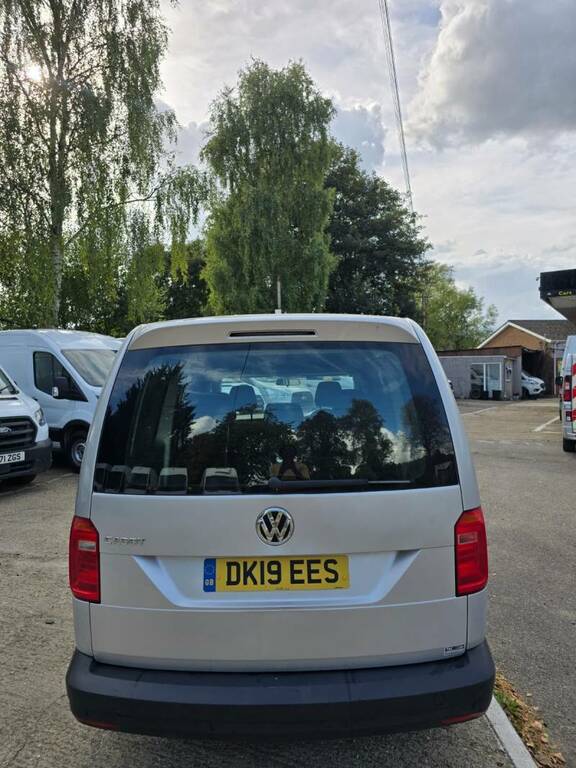 Volkswagen Caddy Maxi C20 2.0 Tdi Dsg Highline Ac  #13