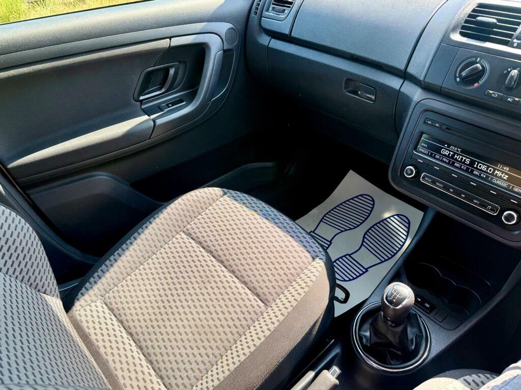 Skoda Fabia 1.6 Tdi Scout Estate Euro 5 105 Red #15