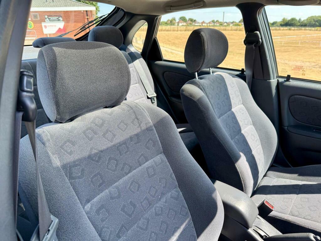 Toyota Corolla 1.3 Se Limited Edition Blue #17