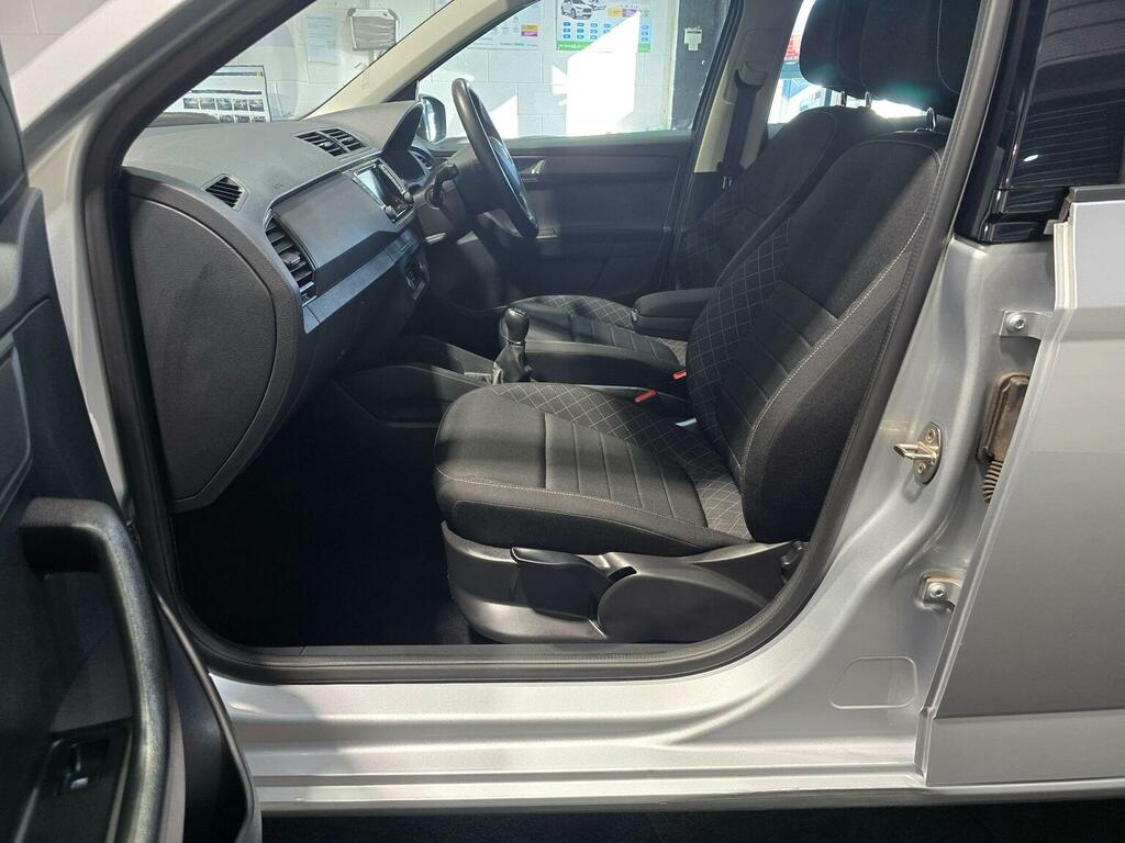 Skoda Fabia Hatchback Beige #33