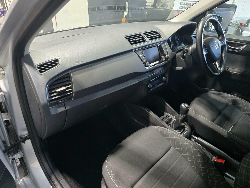 Skoda Fabia Hatchback Beige #31