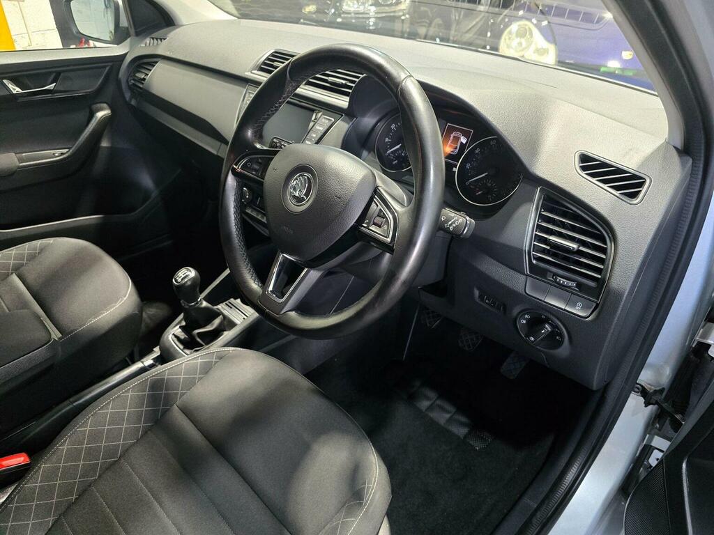 Skoda Fabia Hatchback Beige #27