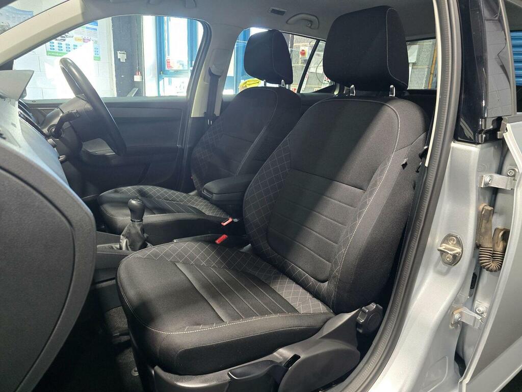 Skoda Fabia Hatchback Beige #32