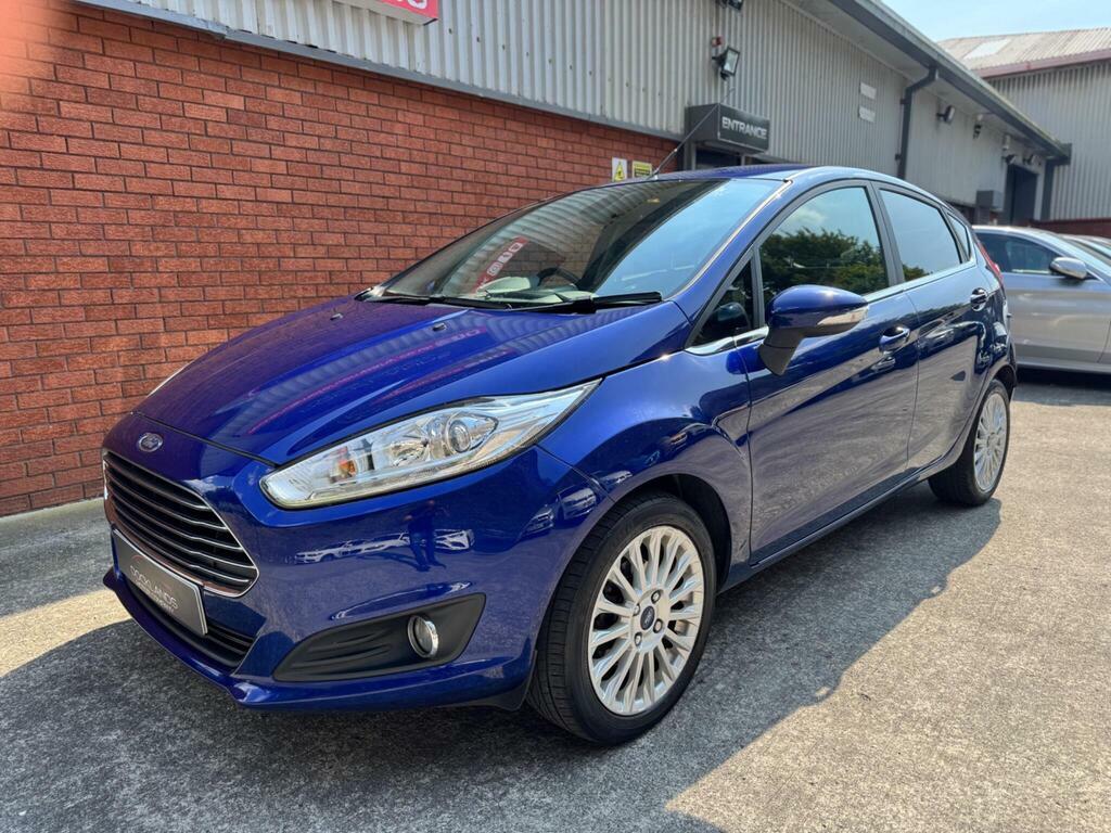 Ford Fiesta 1.6 Titanium Powershift Euro 5 Blue