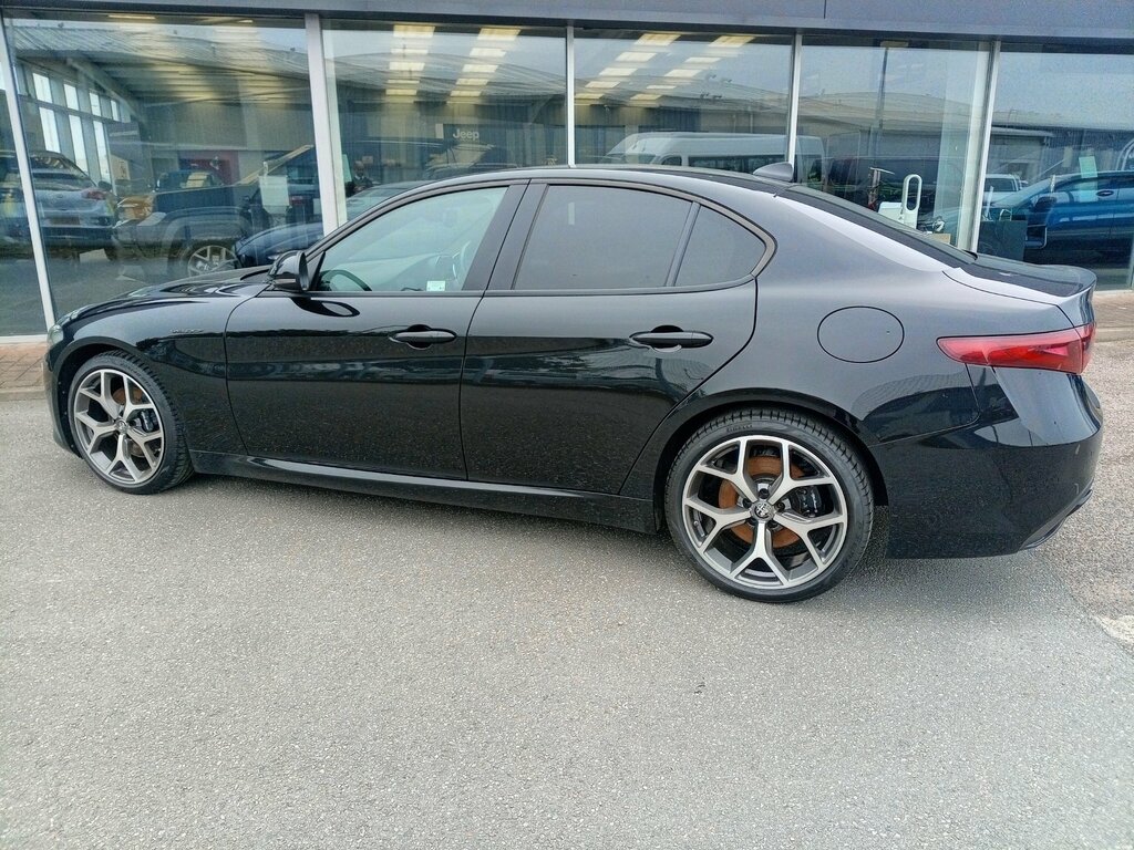 Alfa Romeo Giulia 2.0T Veloce Saloon 280 Black #4