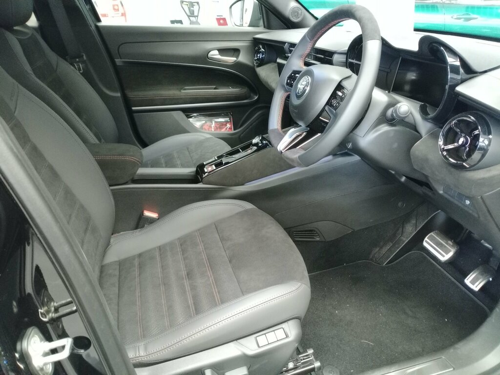 Alfa Romeo Junior 1.2 Turbo Ibrida Beige #11