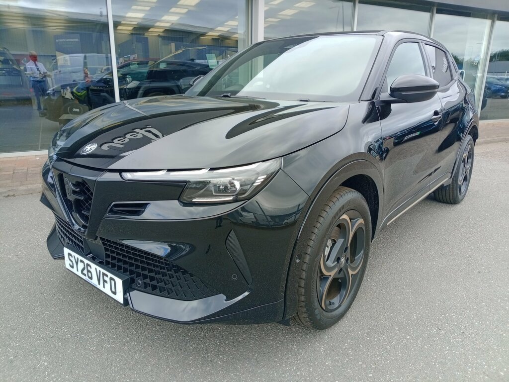 Alfa Romeo Junior 1.2 Mhev Ibrida Intensa Hybrid E-dct Black #4