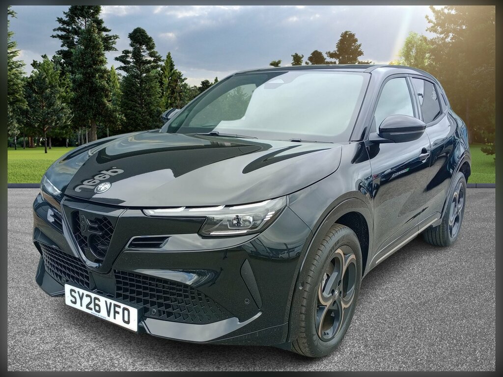 Alfa Romeo Junior 1.2 Mhev Ibrida Intensa Hybrid E-dct Black