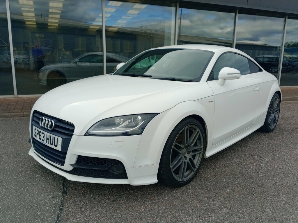 Audi TT 2.0 Tfsi Black Edition Coupe White #3
