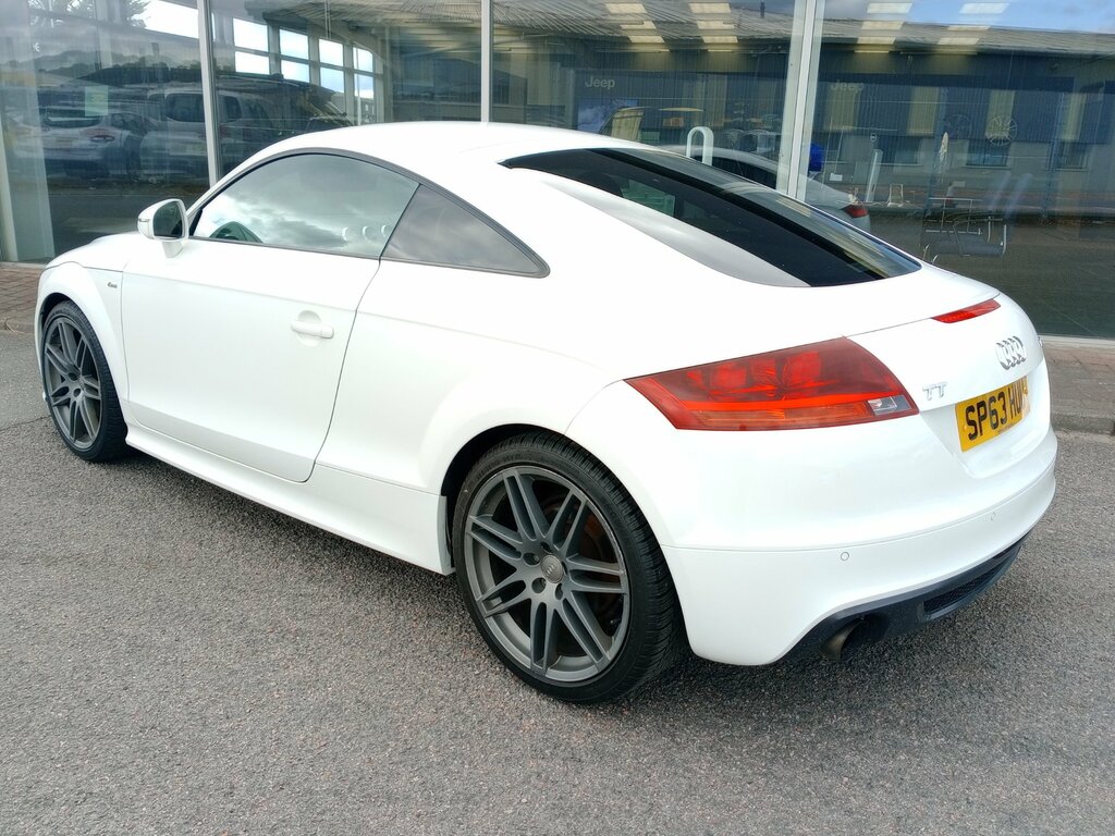 Audi TT 2.0 Tfsi Black Edition Coupe White #2