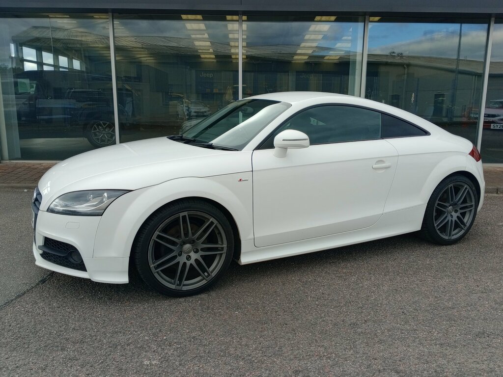 Audi TT 2.0 Tfsi Black Edition Coupe White #6