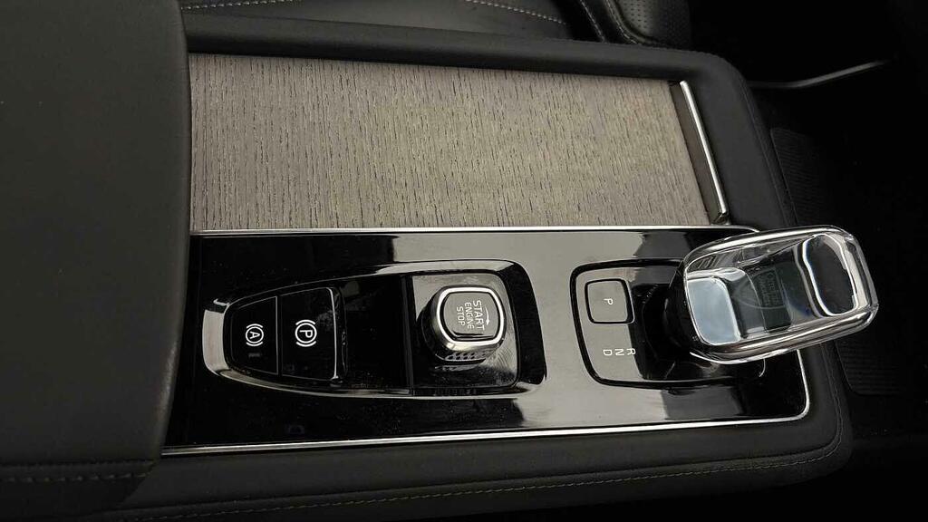 Volvo XC90 Ultra Bright Blue #32